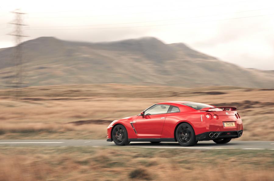  Nissan GT-R 2007 года  (фото 336 из 480)